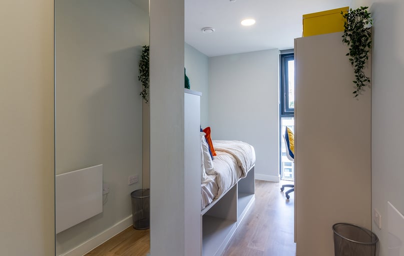 Gold En Suite, The Refinery, Bingley Street, University Of Leeds, Leeds - Image 1